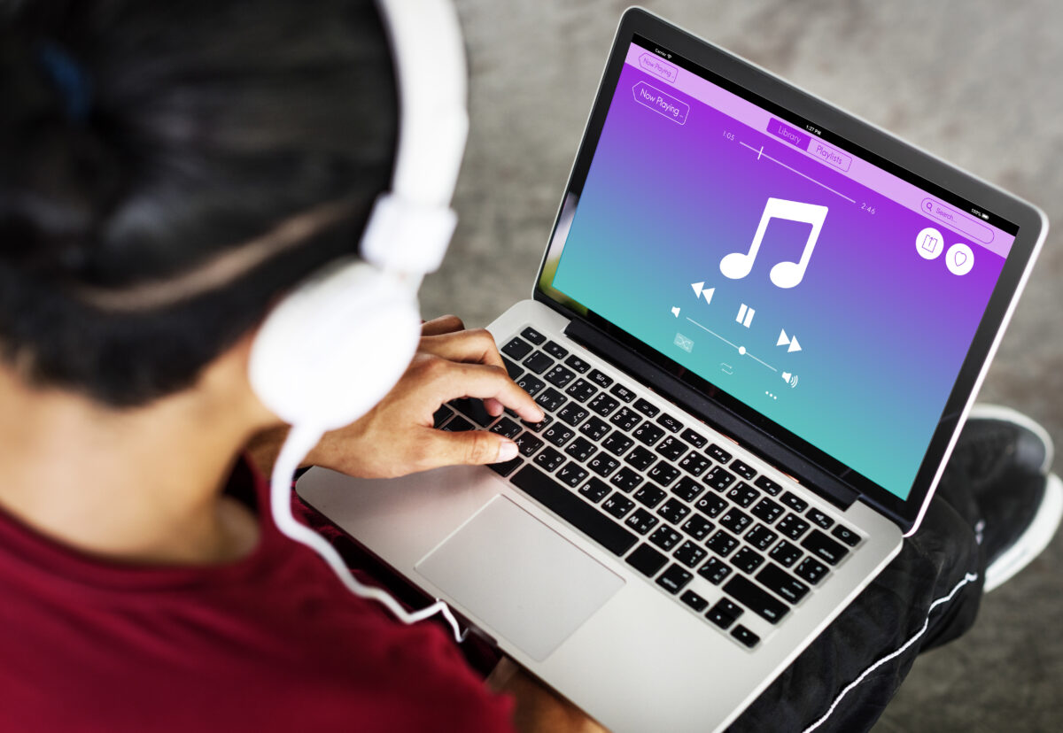 Apple: sanzione da 1,8 miliardi di euro per violazioni nel settore dello streaming musicale